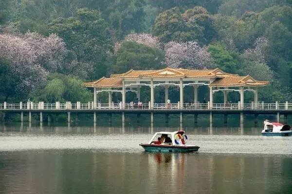 海鮮任吃決戰(zhàn)到天明！泡廣州最大最靚水療會(huì)所！雙早雙晚雙宵夜！