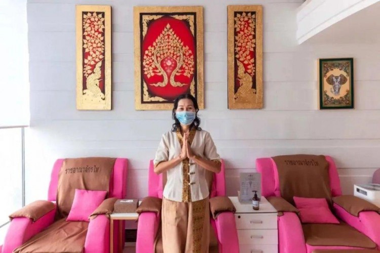 泰式按摩！精油推拿+古法按摩成個(gè)人舒服曬