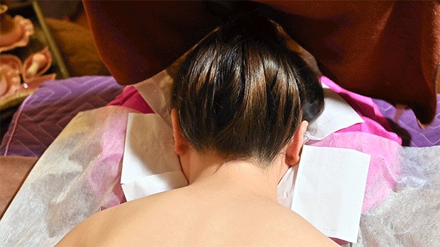 泰式按摩！精油推拿+古法按摩成個(gè)人舒服曬