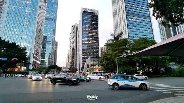 在南山科技園，被掏空的年輕人來(lái)到按摩店充電回血