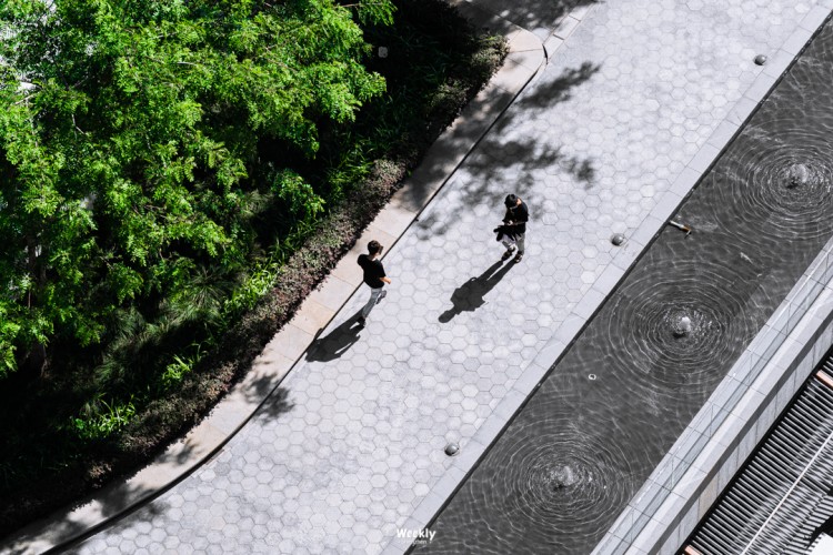 南山科技園里被掏空的年輕人來到按摩店充電回血