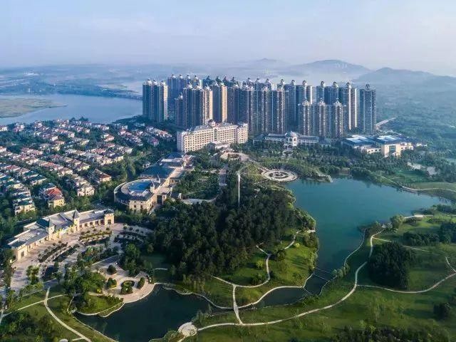 泡熱湯賞湖景！開業(yè)驚艷整個(gè)南京的歐式城堡酒店！元旦春節(jié)通用！