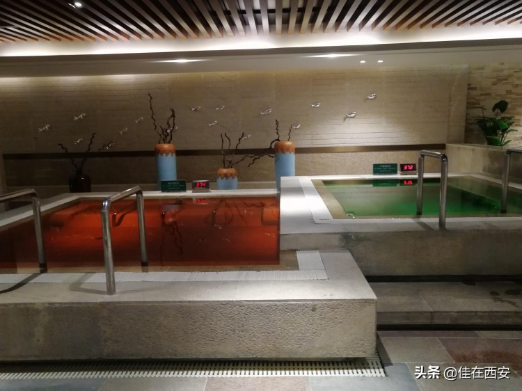 約個(gè)溫泉養(yǎng)生局汗蒸鐵板從早到晚能過夜一天不到100好嗨呦！