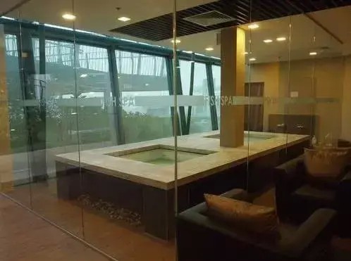 有床有電影院還能做SPA！這7個機場誰睡誰爽