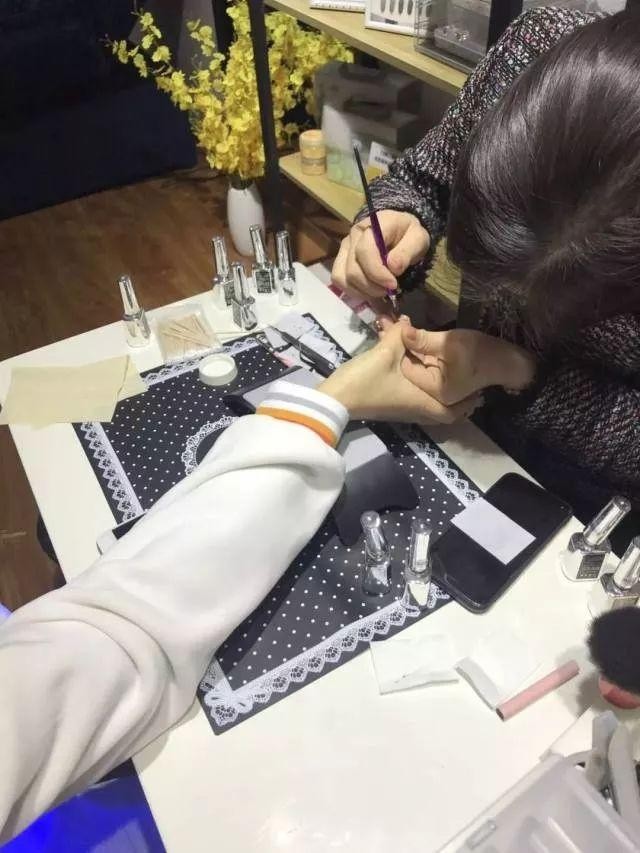 在武漢體驗一站式美容服務(wù)仙女從頭都腳都包了