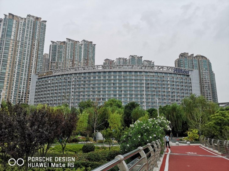 下關(guān)之星～南京世茂濱江希爾頓酒店入住報告