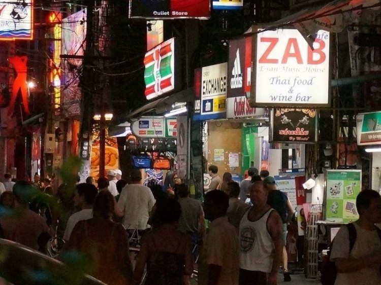 西安一城中村憑黑歷史出道貨車司機的最愛