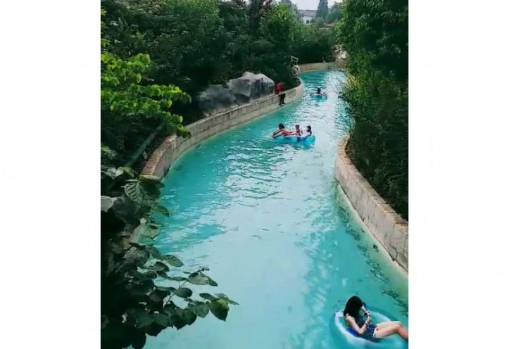 游樂場是很多人喜歡去的地方,南京比較好玩的游樂場
