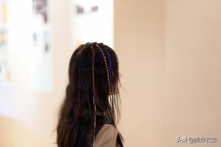 一個在西安做足浴的女孩試圖尋找救贖和出路