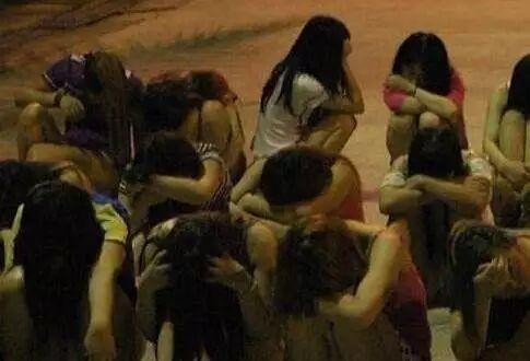 夜晚合肥警方?jīng)_進一SPA會所沒過多久……