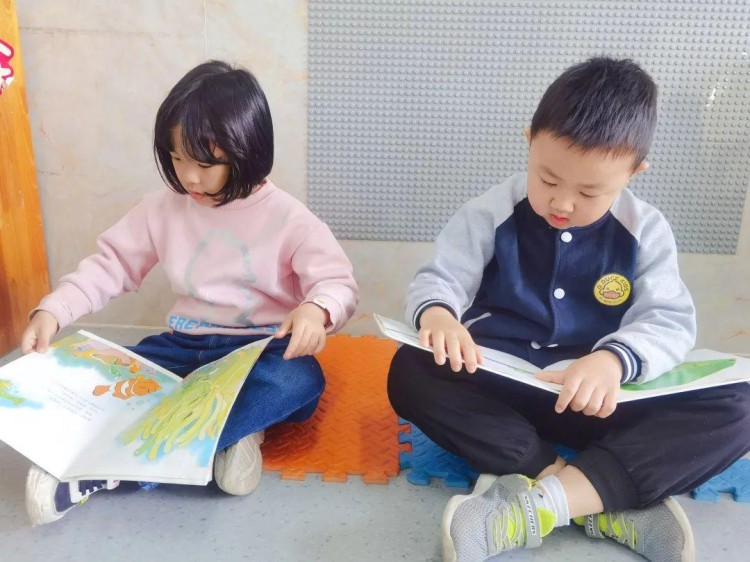 開卷有益來一場讀書spa—濟南市市中區(qū)樂山幼兒園讀書月主題活動