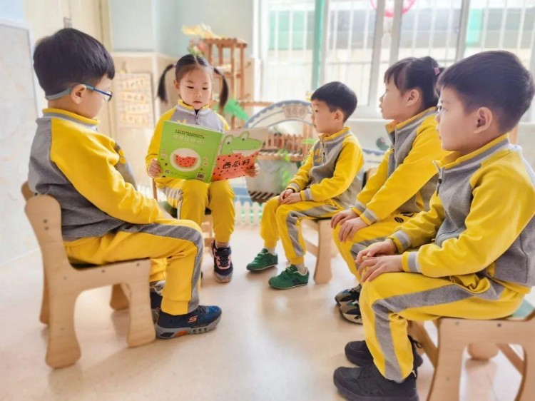 開卷有益來一場讀書spa—濟南市市中區(qū)樂山幼兒園讀書月主題活動