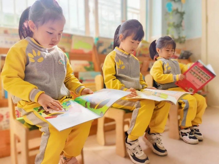 開卷有益來一場讀書spa—濟南市市中區(qū)樂山幼兒園讀書月主題活動