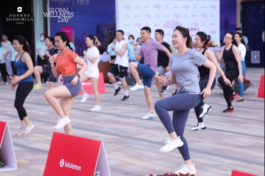 濟南香格里拉&lululemon共度全球健康日同尋健康生活