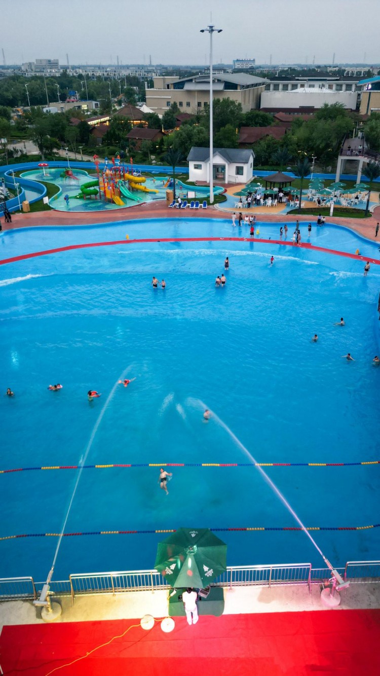 濟(jì)南這處人氣玩水寶地已上線(xiàn)！造浪池水上兒童樂(lè)園溫泉夏日玩水才是yyds！