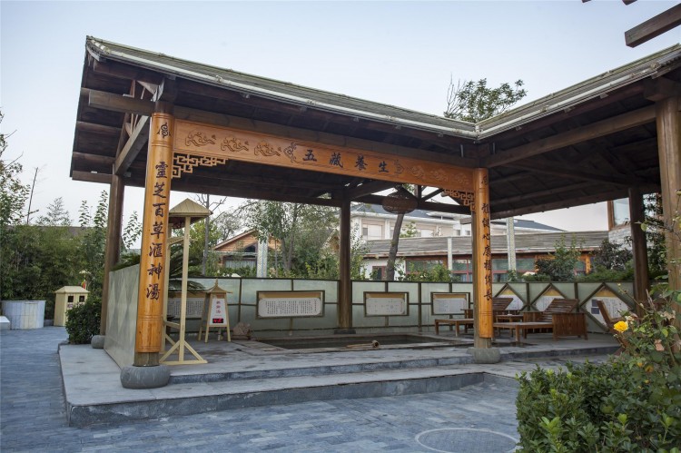 濟(jì)南這處人氣玩水寶地已上線(xiàn)！造浪池水上兒童樂(lè)園溫泉夏日玩水才是yyds！