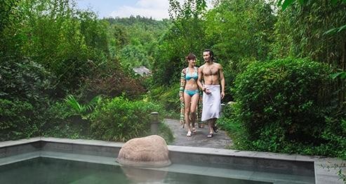江蘇常州旅游風(fēng)光——天目湖御水溫泉竹海森林里的溫泉
