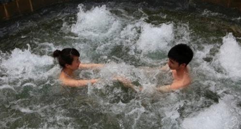 江蘇常州旅游風(fēng)光——天目湖御水溫泉竹海森林里的溫泉