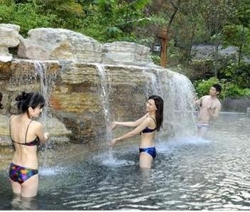 江蘇常州旅游風(fēng)光——天目湖御水溫泉竹海森林里的溫泉