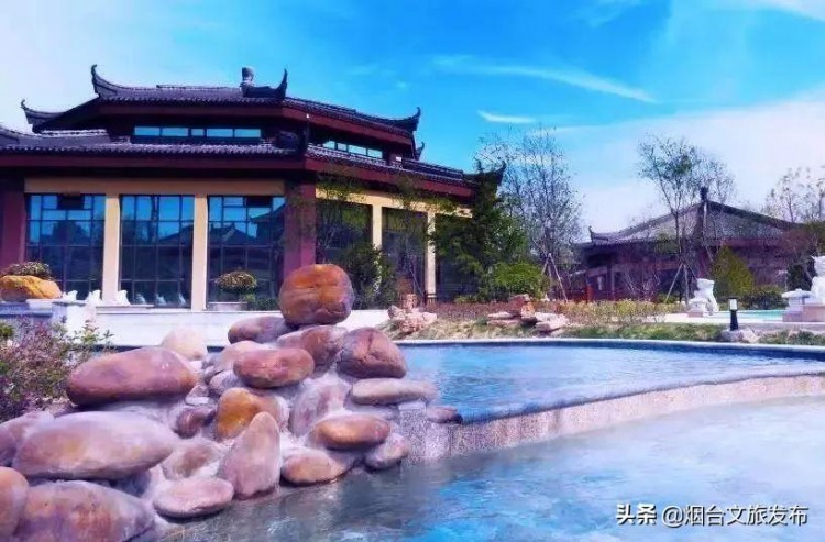 舒服！秋意漸濃養(yǎng)生季就來泡湯吧~
