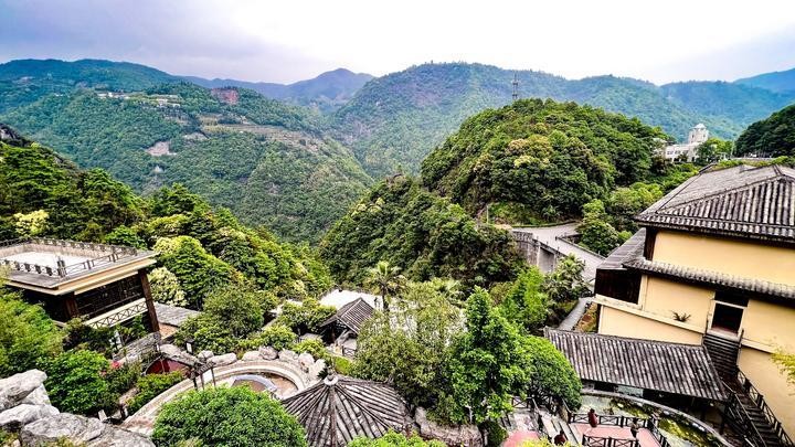溫州泰順是中國廊橋之鄉(xiāng)養(yǎng)生氡泉基地高山上的小瑞士就在這里