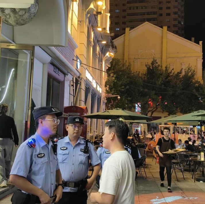 冰城公安：最美警色守護(hù)城市煙火氣