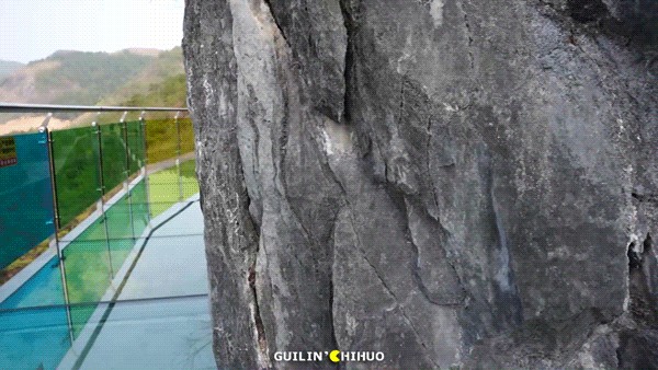 驚險！刺激！桂林這里有座50層樓高玻璃橋！