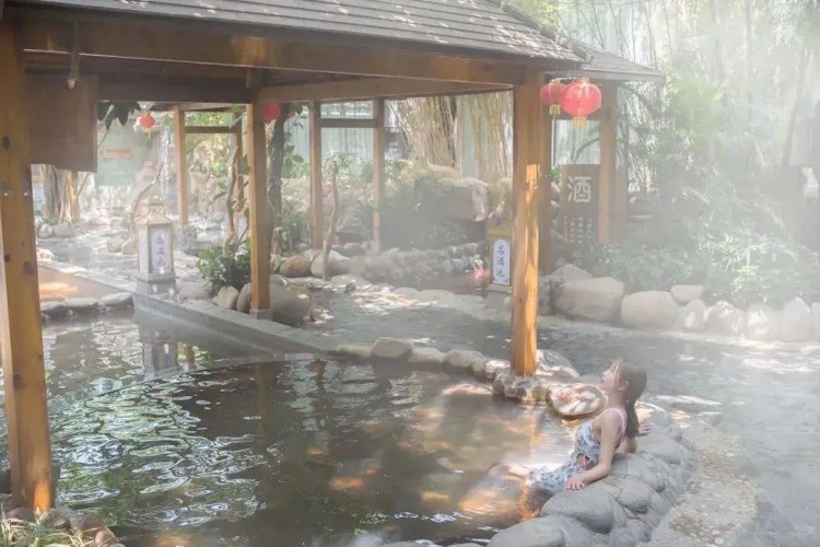 廣東中山旅行嘆泉眼溫泉吃足3餐+50多個(gè)泡池任泡2天1夜平靚正