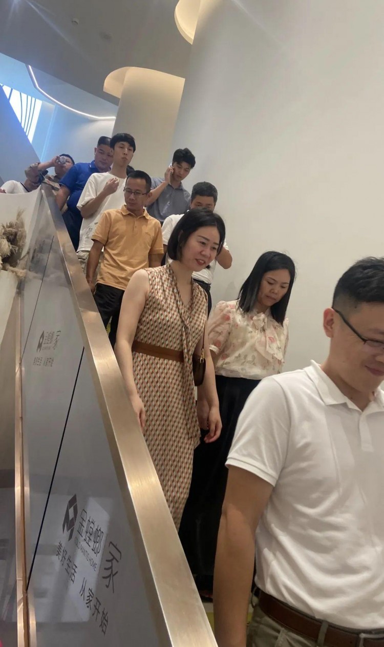 新商界贛州24班集體走訪——江西中博裝飾集團(tuán)