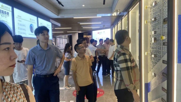 新商界贛州24班集體走訪——江西中博裝飾集團(tuán)
