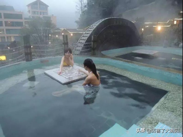 斷崖式降溫！去周邊最具人氣溫泉泡湯那才叫爽