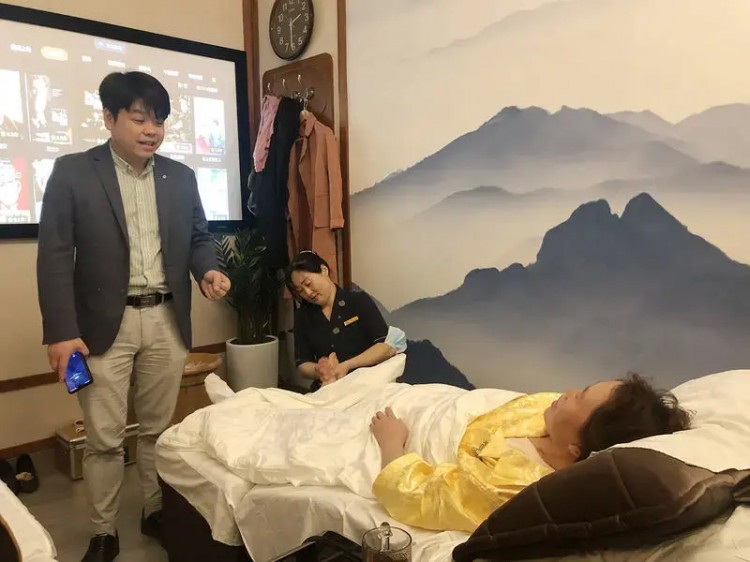 九九重陽(yáng)頤而康迎來(lái)九旬老戰(zhàn)士