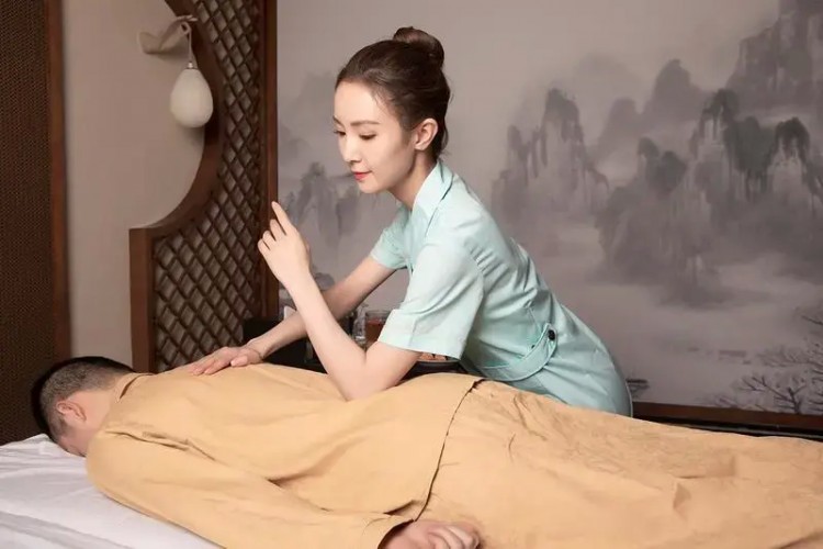 九九重陽(yáng)頤而康迎來(lái)九旬老戰(zhàn)士