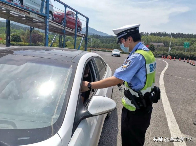 會(huì)所內(nèi)發(fā)生槍擊案警方全力追捕