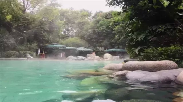 暖洋洋過(guò)冬天成都周邊這17個(gè)溫泉巴適慘了！