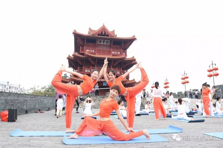 發(fā)生什么事今天肇慶宋城墻上好多人圍觀！