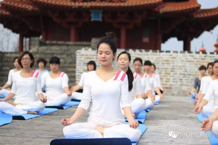 發(fā)生什么事今天肇慶宋城墻上好多人圍觀！