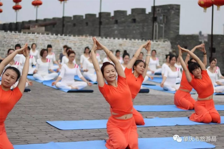 發(fā)生什么事今天肇慶宋城墻上好多人圍觀！