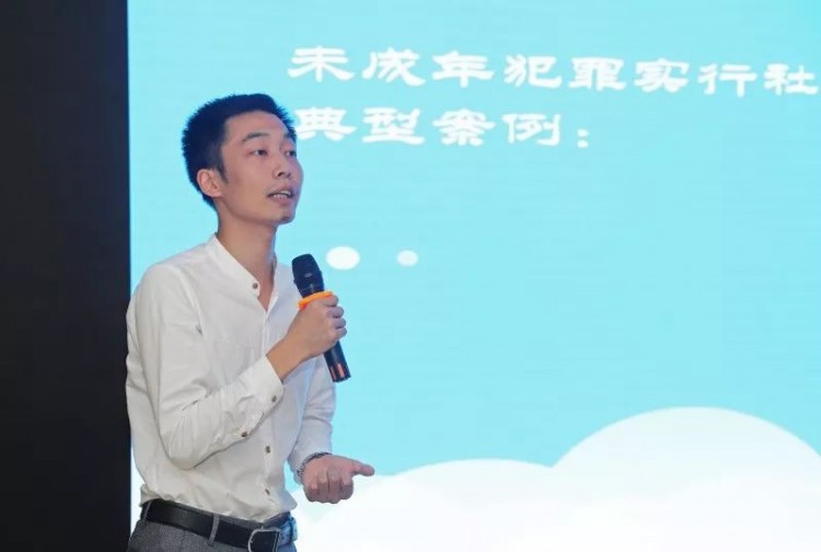 昨天伍家崗上演了一場(chǎng)超級(jí)大腦SPA