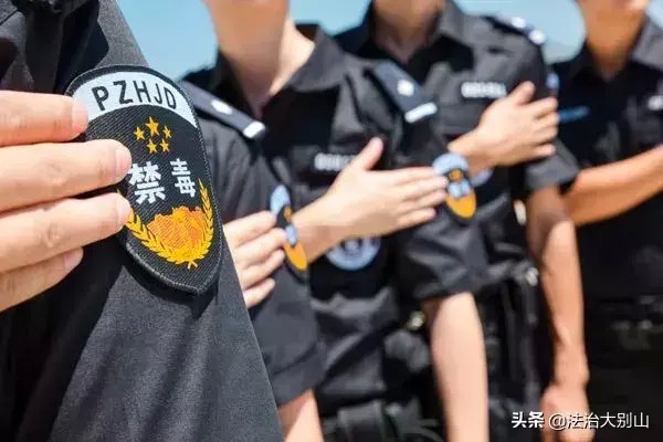 湖北警方清查娛樂場所97名男女被抓！全程網(wǎng)上直播…