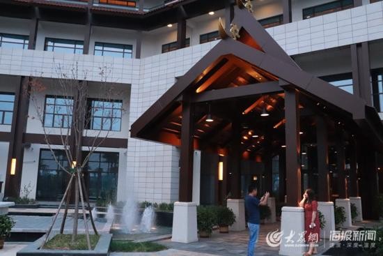 游薦丨黃河邊上的馬來(lái)西亞式溫泉酒店不用出國(guó)門享受東南亞風(fēng)情