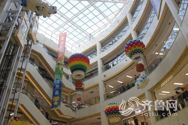 走進(jìn)棗莊重大工程｜首個(gè)體驗(yàn)式購(gòu)物中心中央廣場(chǎng)營(yíng)業(yè)打造棗莊繁華新地標(biāo)