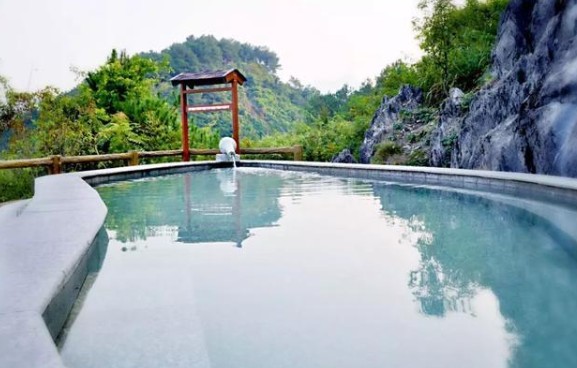 韶關(guān)乳源：泡云瑤谷溫泉打卡網(wǎng)紅泉池體驗(yàn)過(guò)山瑤鄉(xiāng)的別樣風(fēng)情