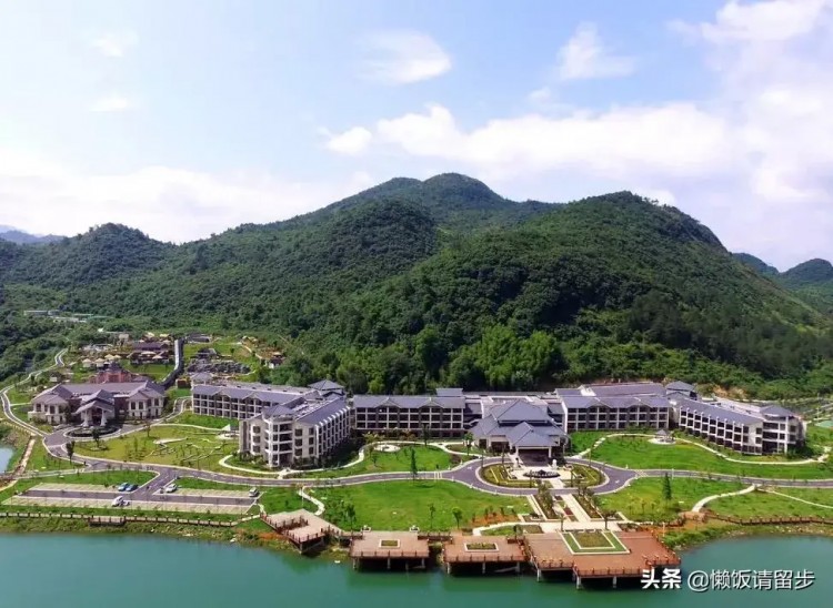 廣東韶關(guān)頂級(jí)度假酒店開業(yè)無邊泳池飛瀑連綴網(wǎng)友：安排