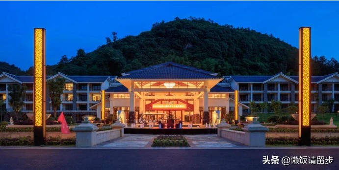 廣東韶關(guān)頂級(jí)度假酒店開業(yè)無邊泳池飛瀑連綴網(wǎng)友：安排