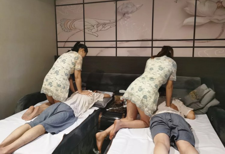那有什么辦法放松一下呢當(dāng)然是去足浴