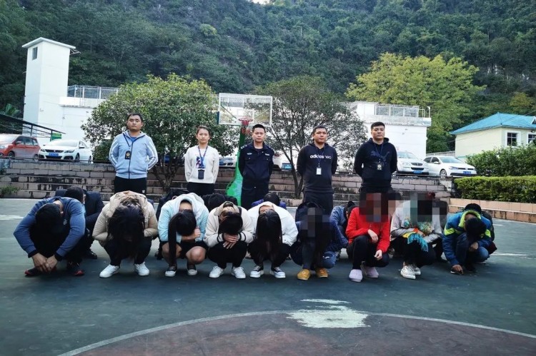 賣淫窩點暗藏在居民樓中！廣西警方搗毀多個賣淫窩點55名男女被帶走