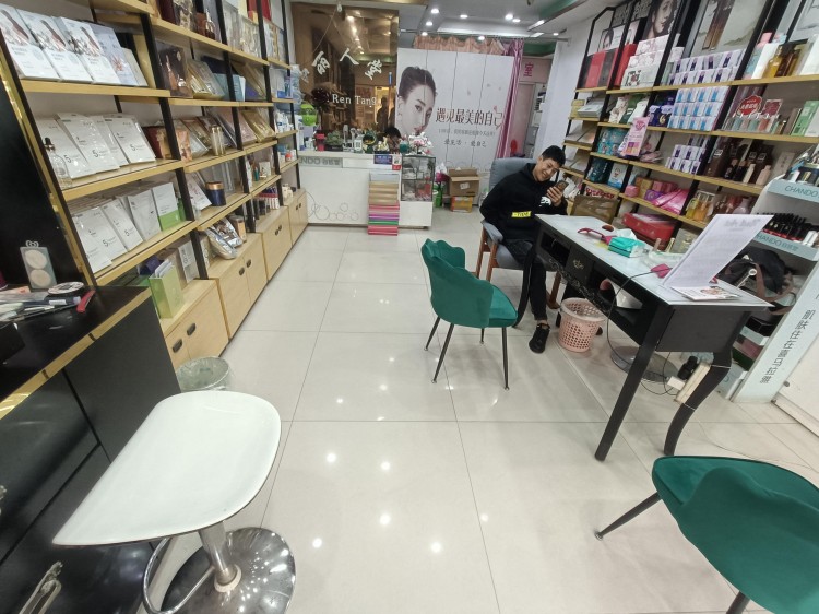 眾鋪熱推2352桐鄉(xiāng)稻樂路附近15年美容店轉(zhuǎn)讓