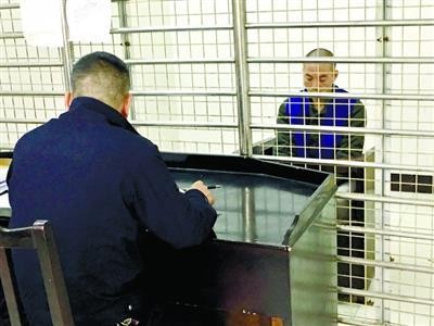 孝感警方蕩滌城區(qū)小卡片兩個(gè)組織賣淫團(tuán)伙被摧毀33人落網(wǎng)