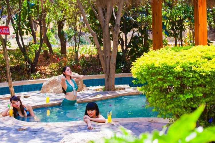 女人說這個春節(jié)就帶我到攀枝花去泡紅格溫泉